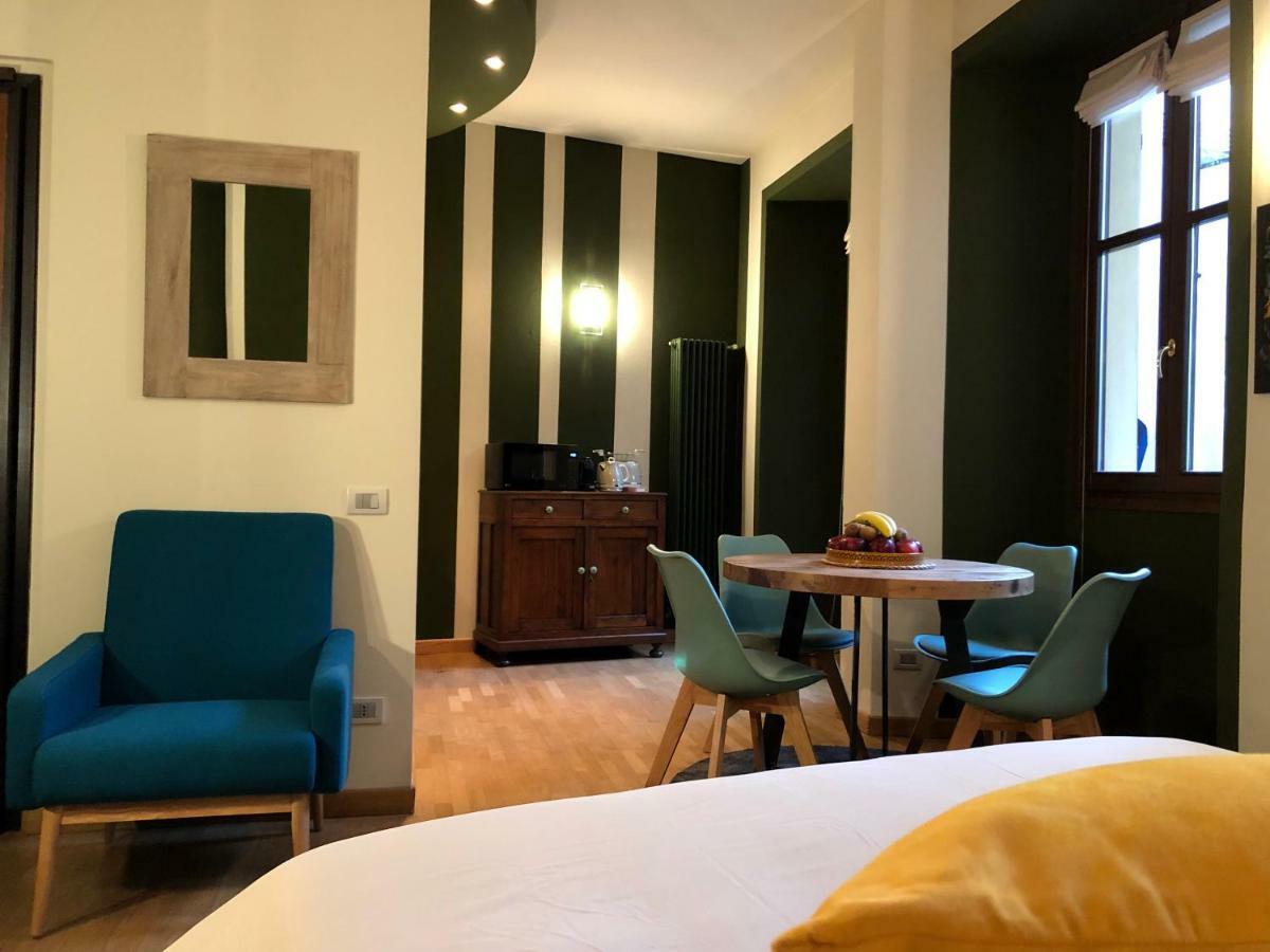 La Via Degli Artisti Apartment อาโรนา ภายนอก รูปภาพ
