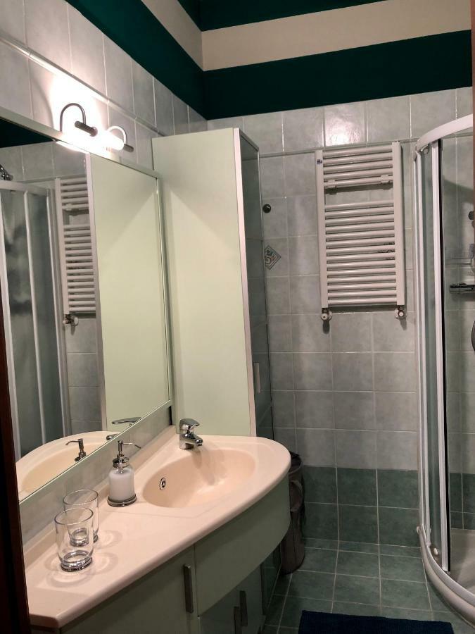 La Via Degli Artisti Apartment อาโรนา ภายนอก รูปภาพ