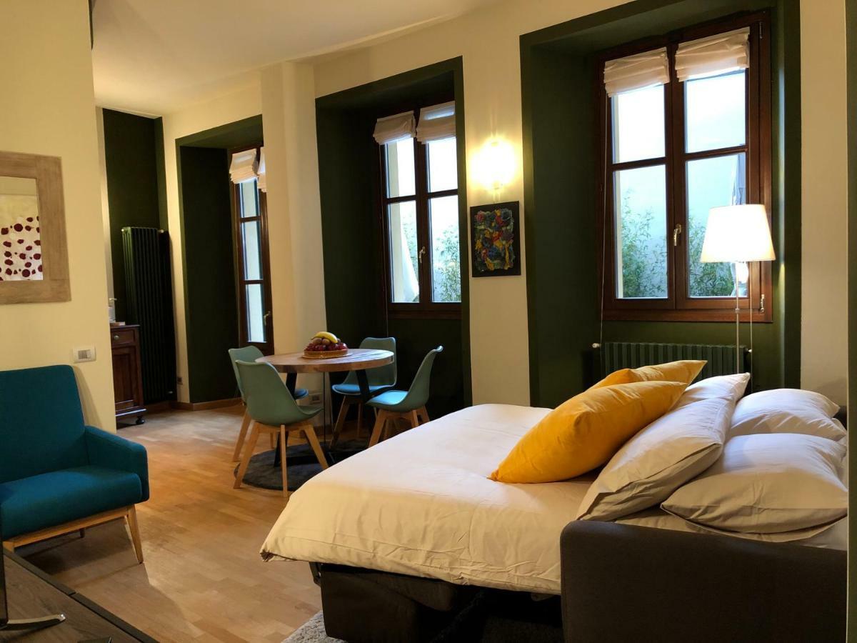La Via Degli Artisti Apartment อาโรนา ภายนอก รูปภาพ