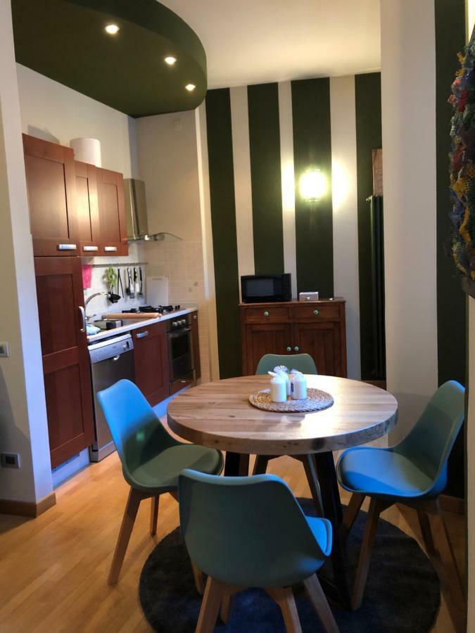 La Via Degli Artisti Apartment อาโรนา ภายนอก รูปภาพ