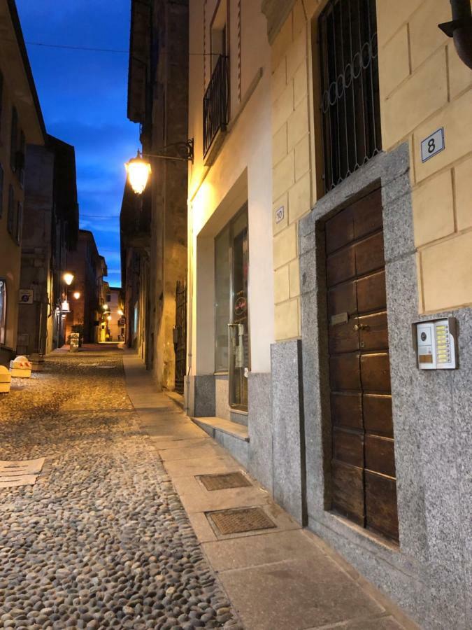 La Via Degli Artisti Apartment อาโรนา ภายนอก รูปภาพ