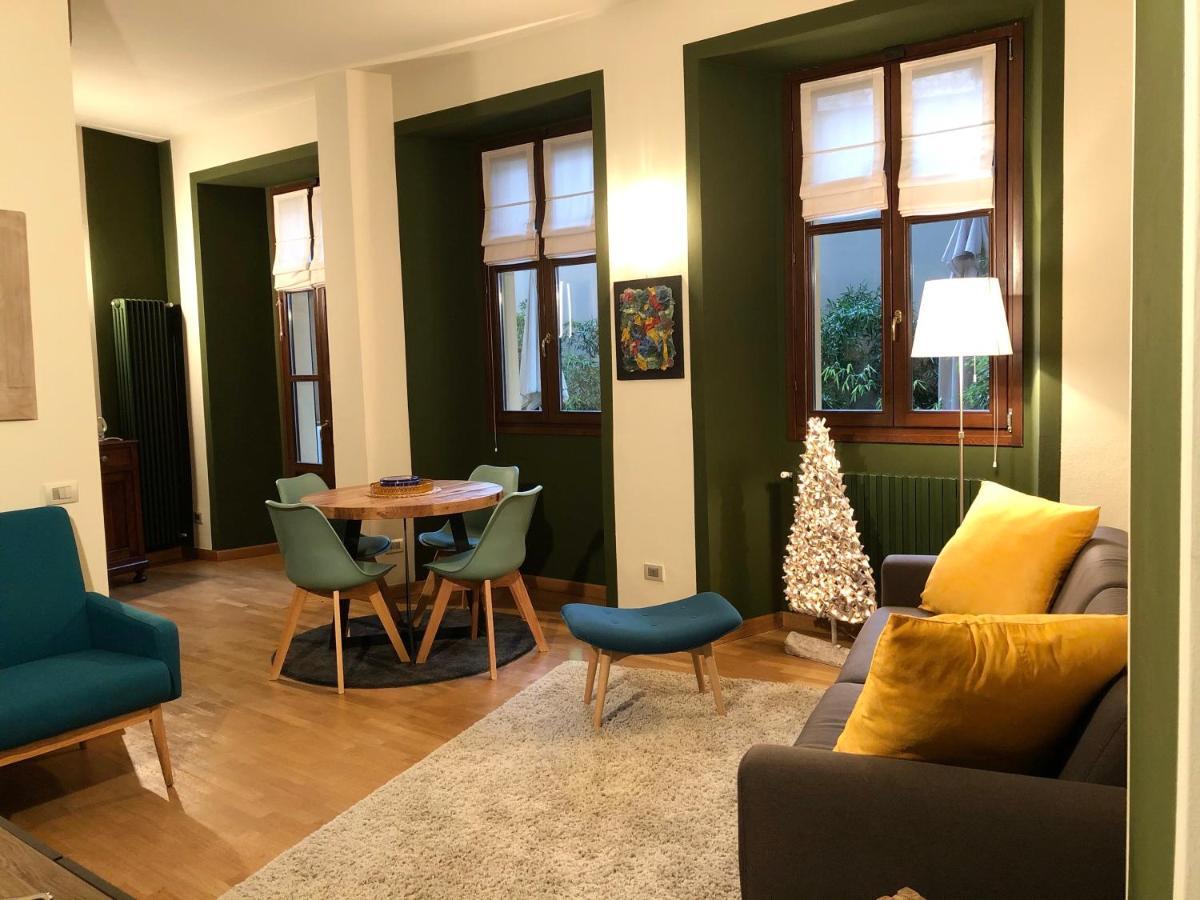 La Via Degli Artisti Apartment อาโรนา ภายนอก รูปภาพ